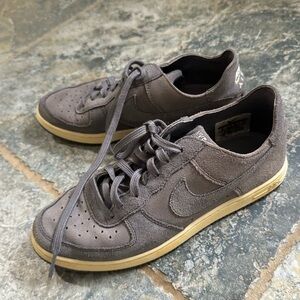 Women’s size 6 Grey Nike Sneakers